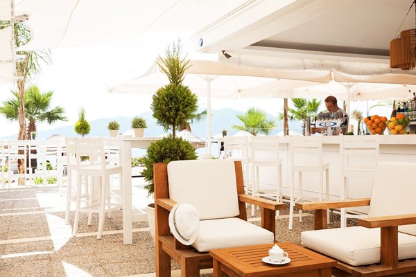 Lækkert 4-stjernet hotel direkte på stranden – fra kun 2.149,- pr. person (Dalaman, Tyrkiet)