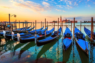 Flyv direkte til Venedig i fx maj for kun 699,- og bo i hjertet af byen på skønt 3-stjernet hotel (Superior room inkl. morgenmad).