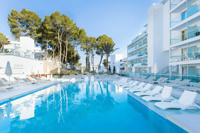 4-stjernede rejser fra kun 2005,- til fx Spanien eller Italien 4-stjernede rejser fra kun 2005,- til fx Spanien eller Italien